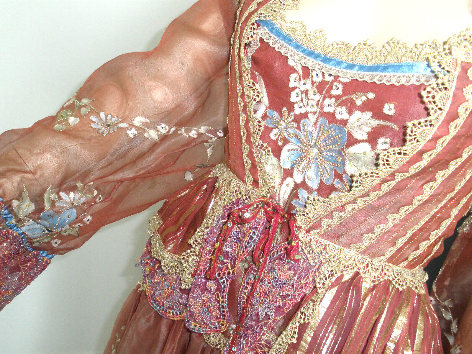 $40K NEVER WORN QUEEN ELIZABETH ROYAL DRESSMAKER SILK PAINTED JEWELED DRESS GOWN