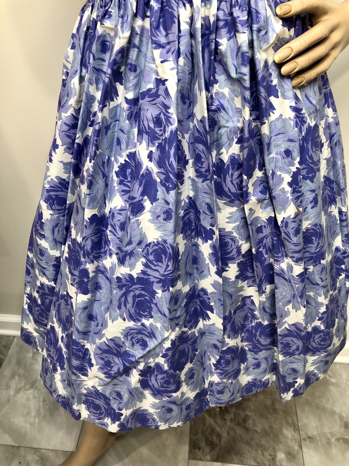 VTG 1950s *BLUE ROSE BLOSSOM All-Over Print CHINTZ SUNDRESS* Wide CINCHED WAIST