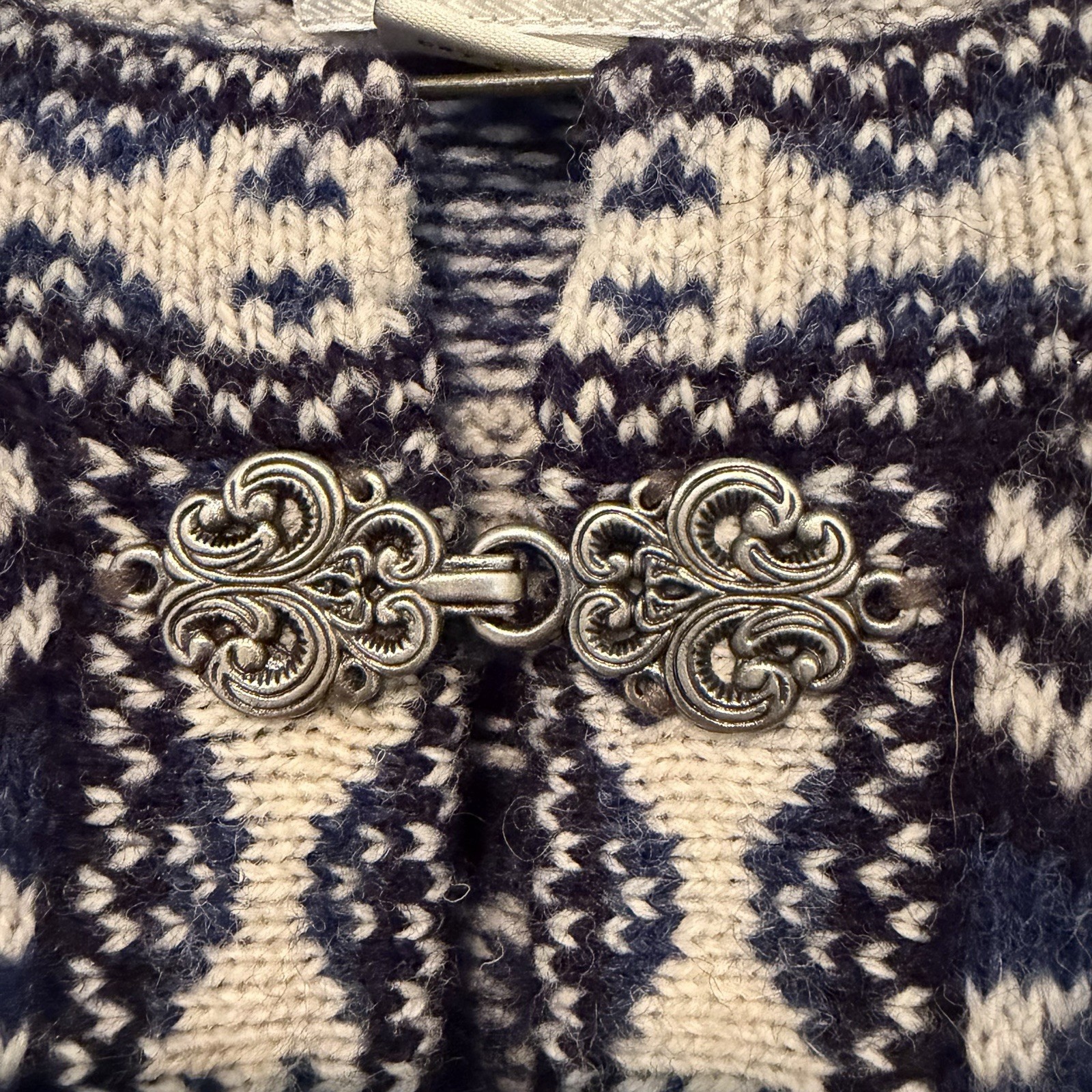 Vintage Cambridge Dry Goods 100% Wool Sweater Metal Clasps Navy Nordic Fairisle