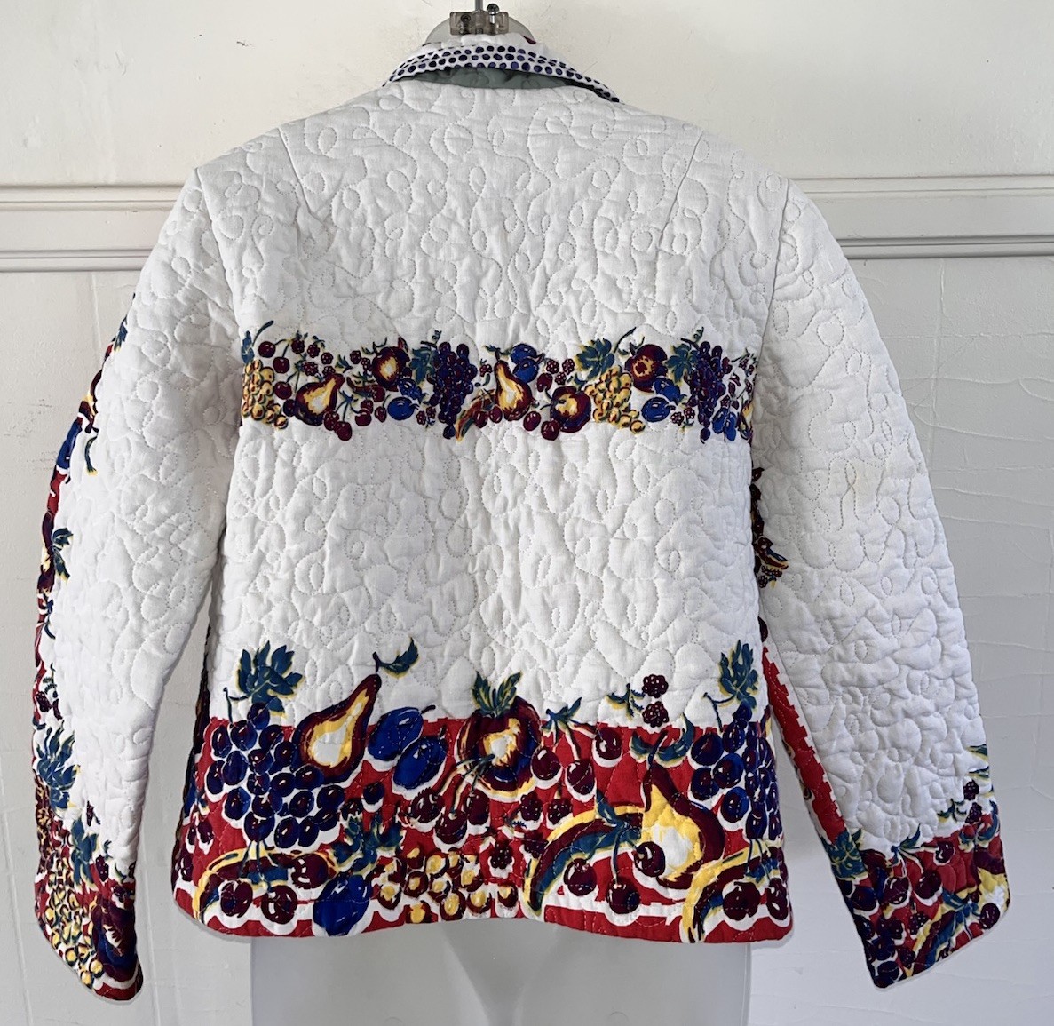 Vintage MARKET STREET QUILTS Karen Carns Handmade Fruit Quilt Bomber Jacket S/M