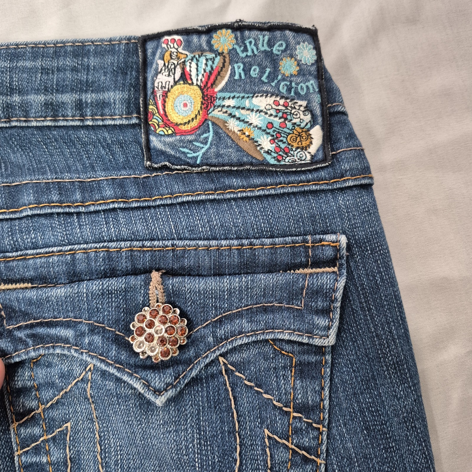The True Religion Y2K womens 28×39 Becky Reclaimed Bootcut Dark Wash Jeans
