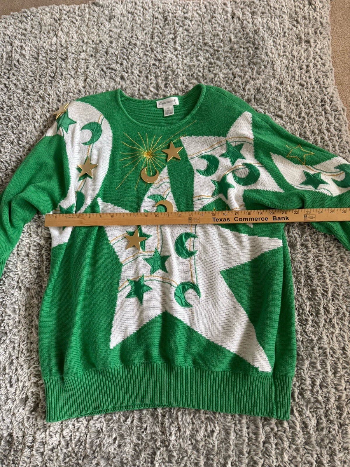 VTG EMINENT SWEATE GREEN L CREW NECK SCHOULDER PADS DANGLE GOLD STARS, MOONS