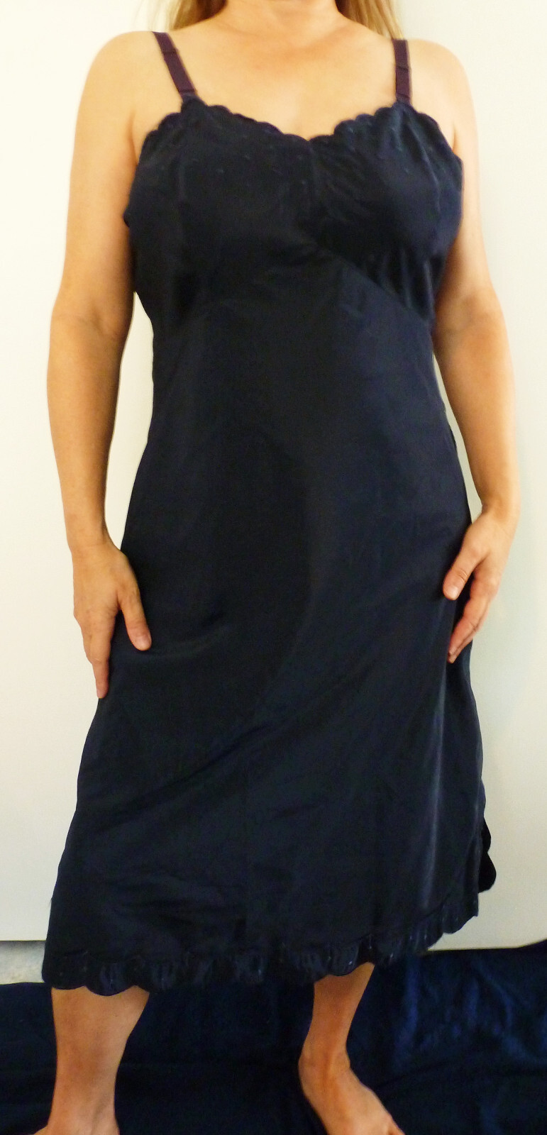 BARBIZON CANDIE TAFREDDA VTG BLUE DELICATE EMBROIDERY ZIPPERED FULL SLIP 38 EVC