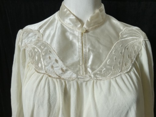 Vintage 60s NIGHT TIME CREATIONS Yvory Embroidery Nightgown Robe Size M Cottage