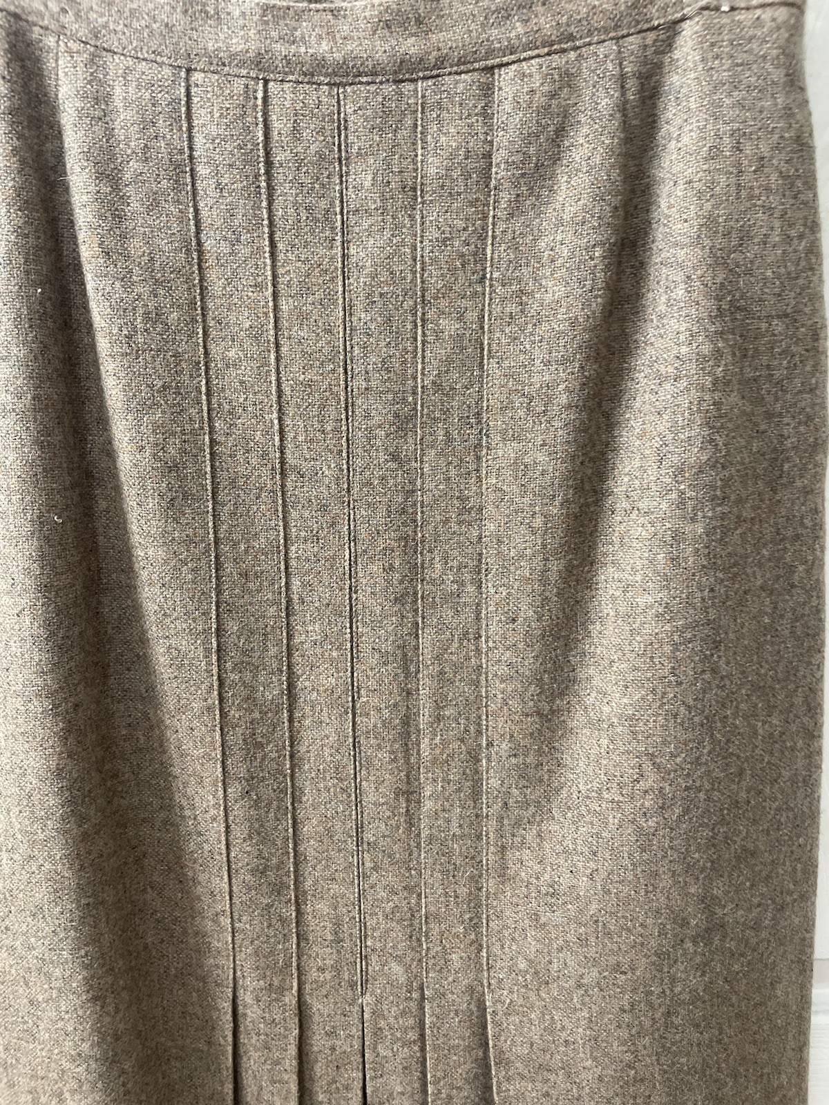70s PRESTIGE OF BOSTON VINTAGE WOOL MID SKIRT UNION MADE USA TAN CLASSY PLEATED