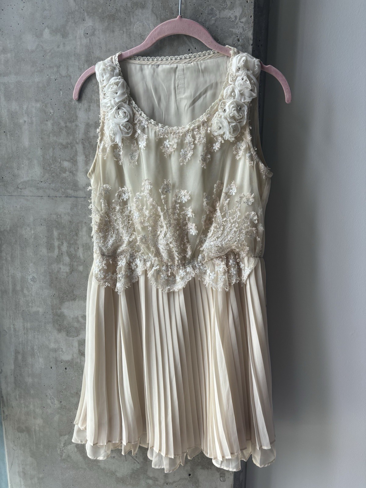 Elegant Vintage Cute Lacey Dress With Pearls And Embroidery