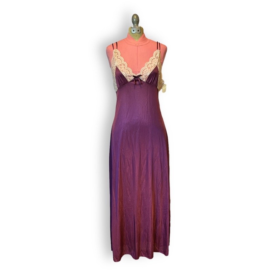 Barad Sexy Purple Night Gown Negligee Lace Trimmed Deep V-Neck Spaghetti Straps