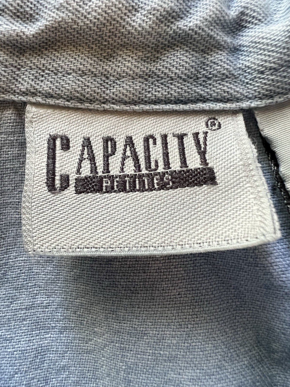Vintage 80s Capacity blue chambray denim DOGS embroidered cottagecore shirt PL