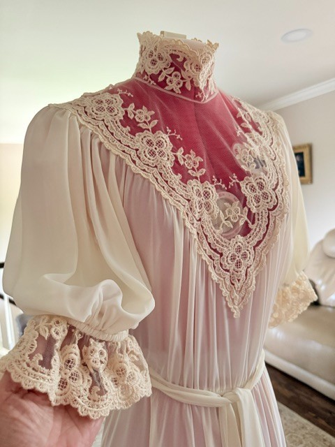 Vtg Victorian Renaissance Ivory Lace Prairie Wedding Dress Boho Sz 8 High Neck