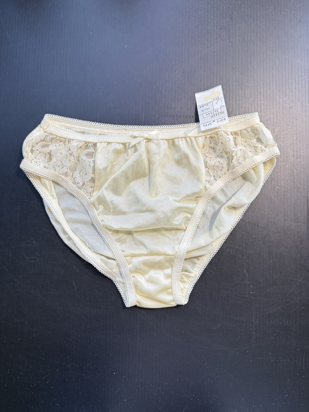 VINTAGE 90s Y2K COMMOTION NYLON & LACE BEIGE PANTY SIZE 6 NOS HIGH CUT