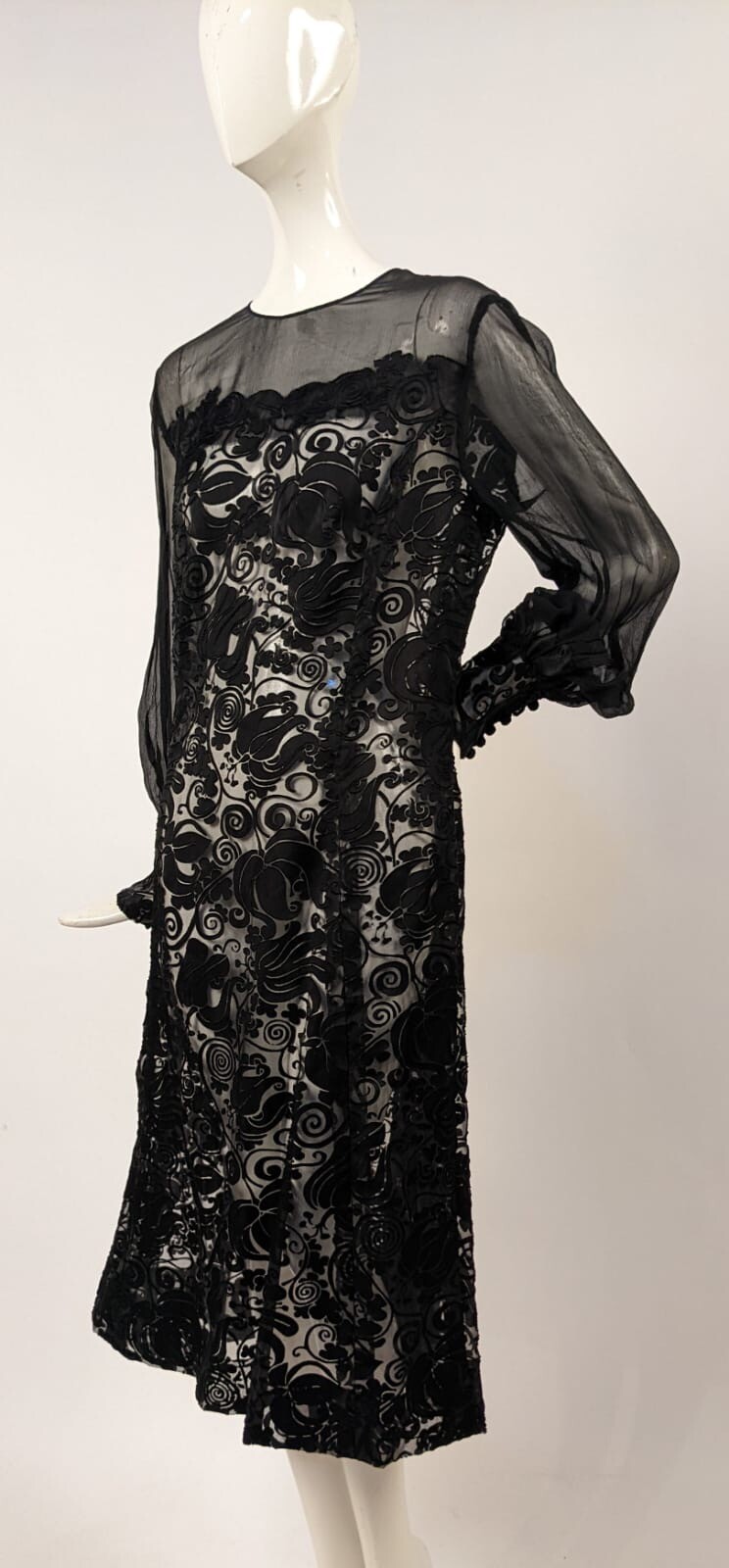 EYECATCHING VINTAGE 1960’S VOIDED FLORAL + SILK CHIFFON EVENING DRESS 