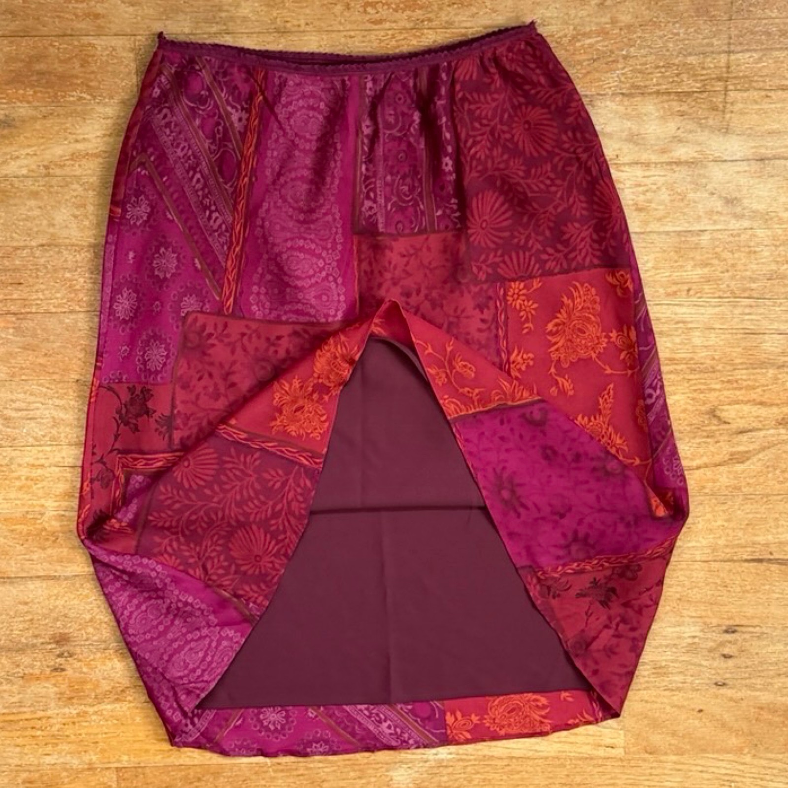 Vintage Patchwork Floral Print Silk Skirt Size Small 26-28″ Elastic Waist 90s