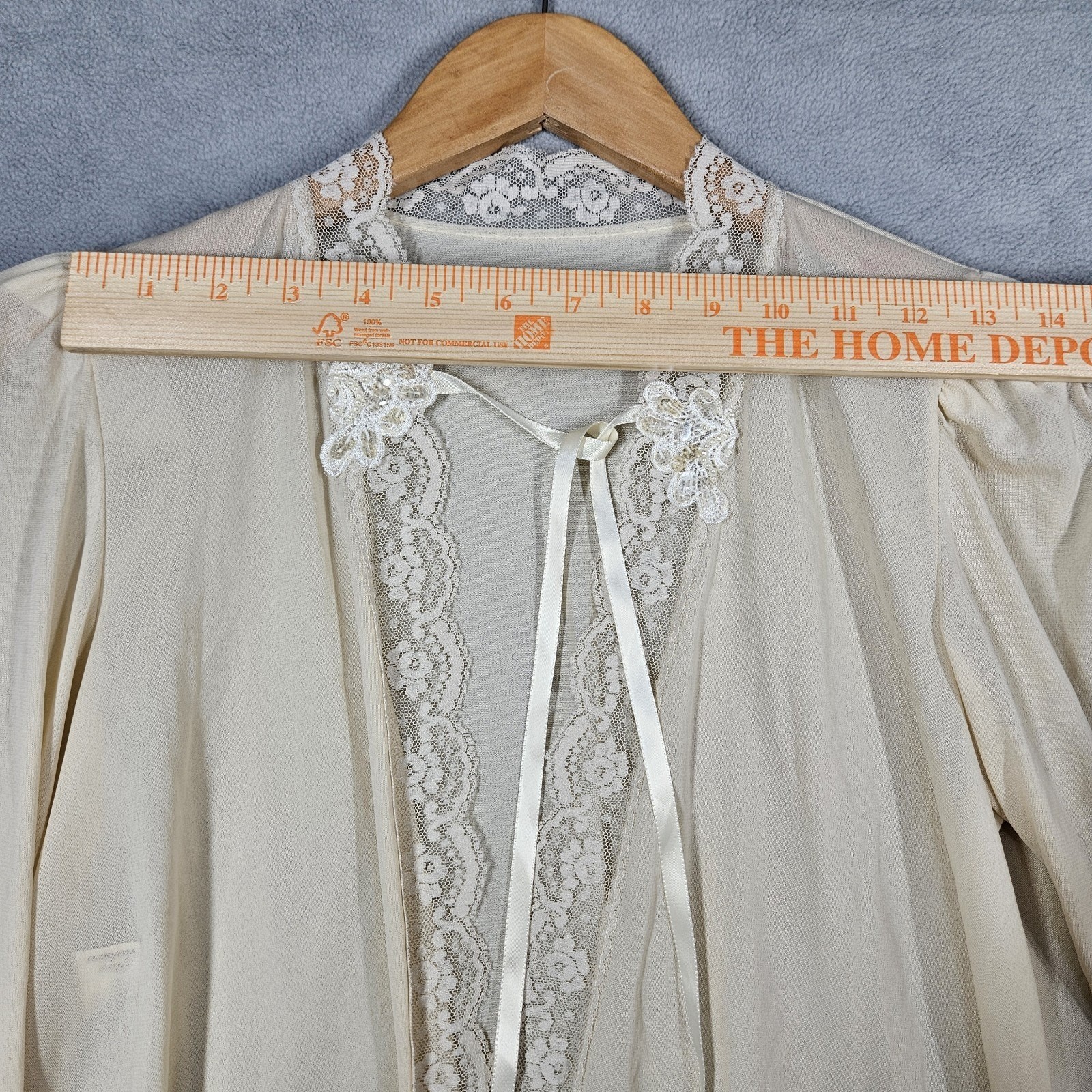 Vintage Short Robe Small Light Beige Dressing Gown Lace Petra Fashions Cottage