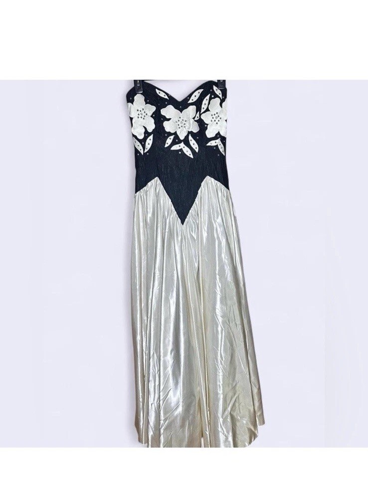 Elegant TD4 by Electra 80s 90s vintage silk satin navy cream beaded floral gown