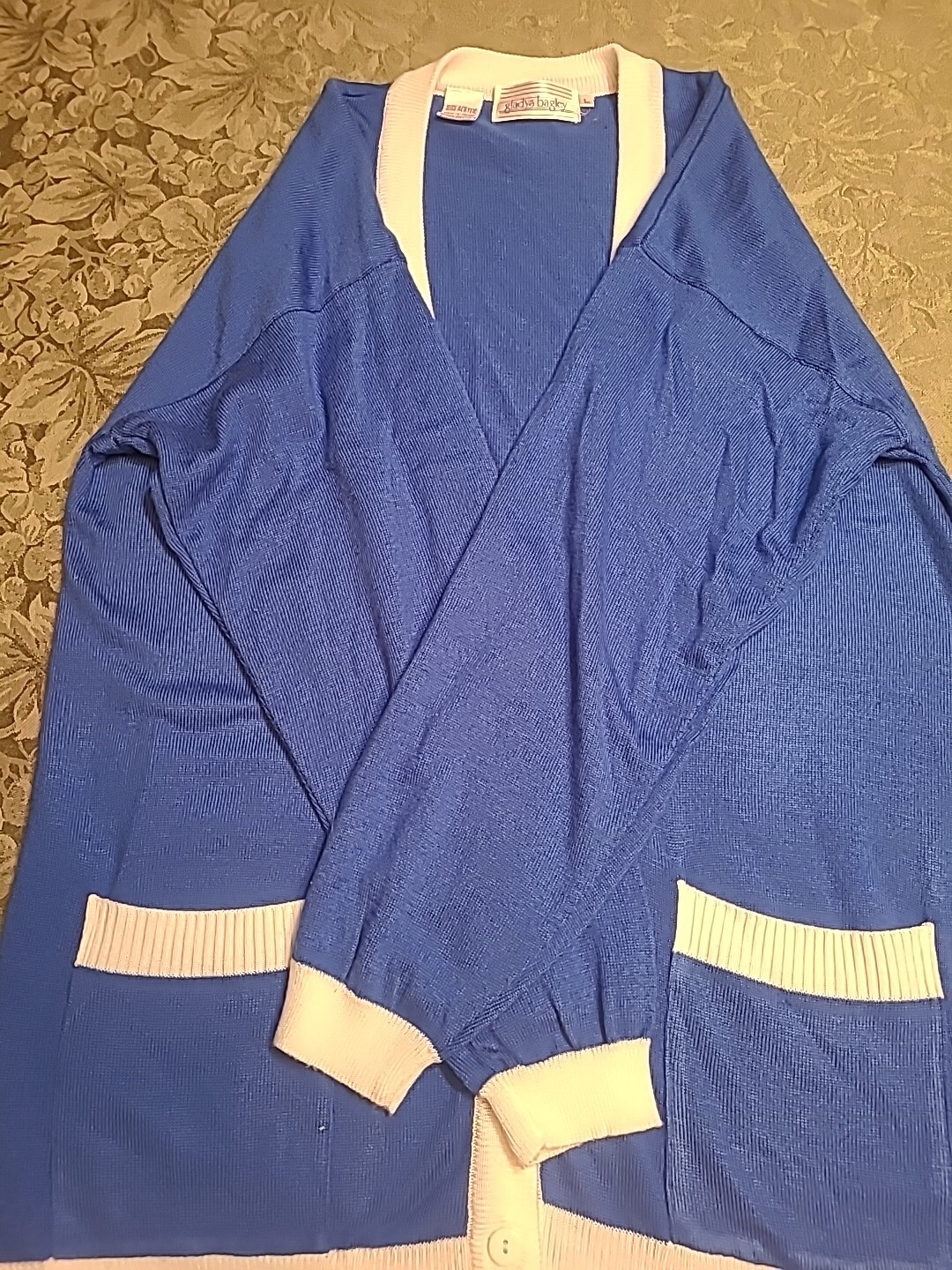 100% Acrylic Gladys Bagley sweater Large Cardigan Long Sleeve Blue Vintage