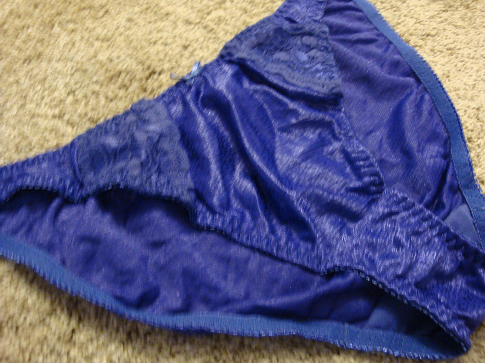 Soft Sensations M Grape Purple Smooth Silky Lace Bikini Panty Vintage #1720