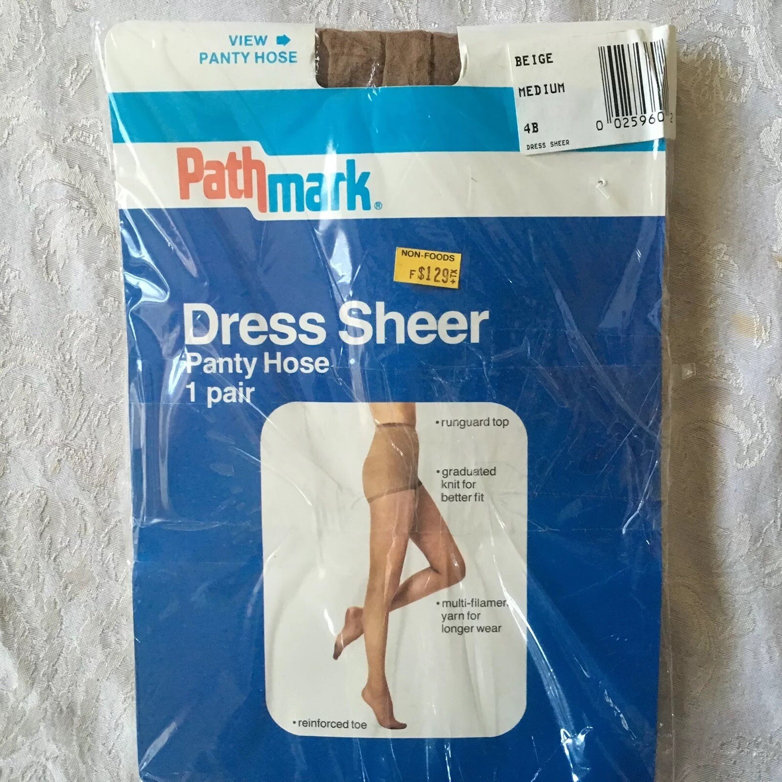 Vintage Pathmark Nude Nylon pantyhose w/ model Medium Beige
