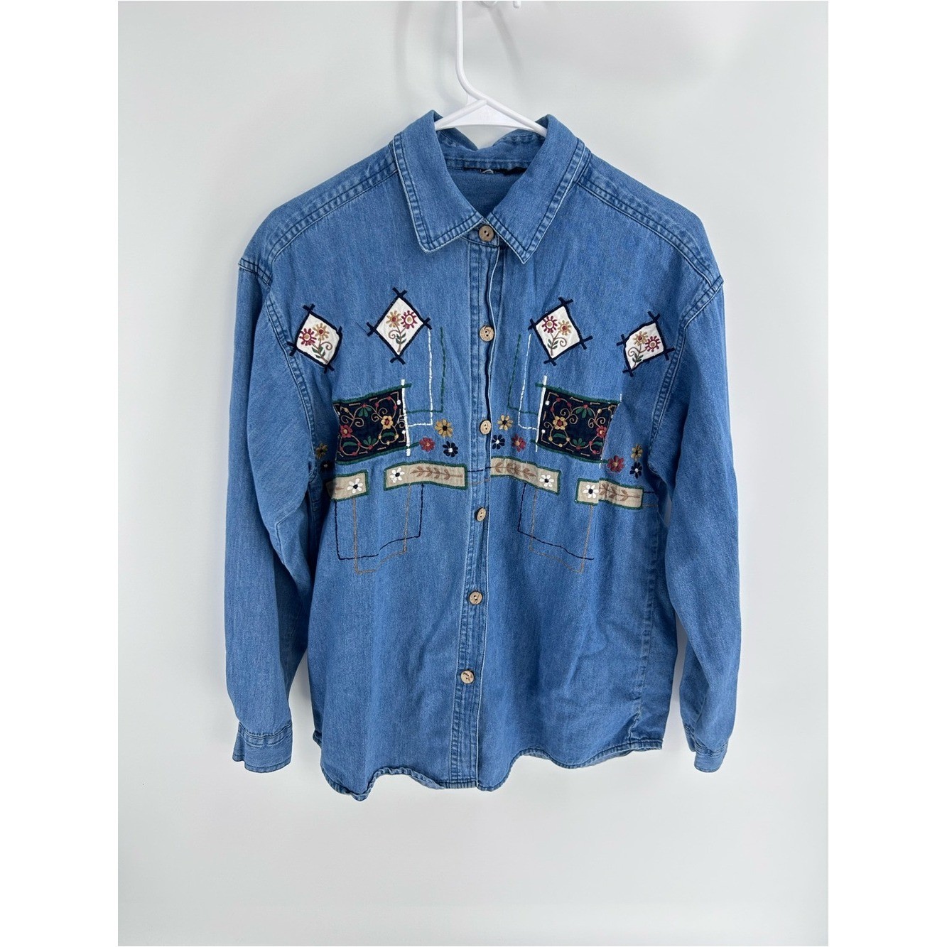 Vintage Embroidered Blue Denim Long-Sleeve Button-Up Shirt – Size M/L