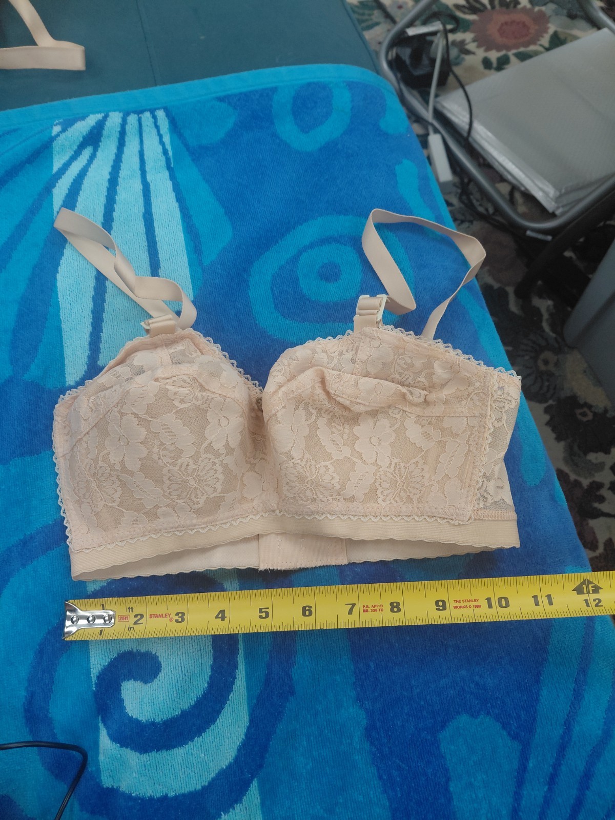 Vintage Lady Cameo Lingerie Bra Size 28EE