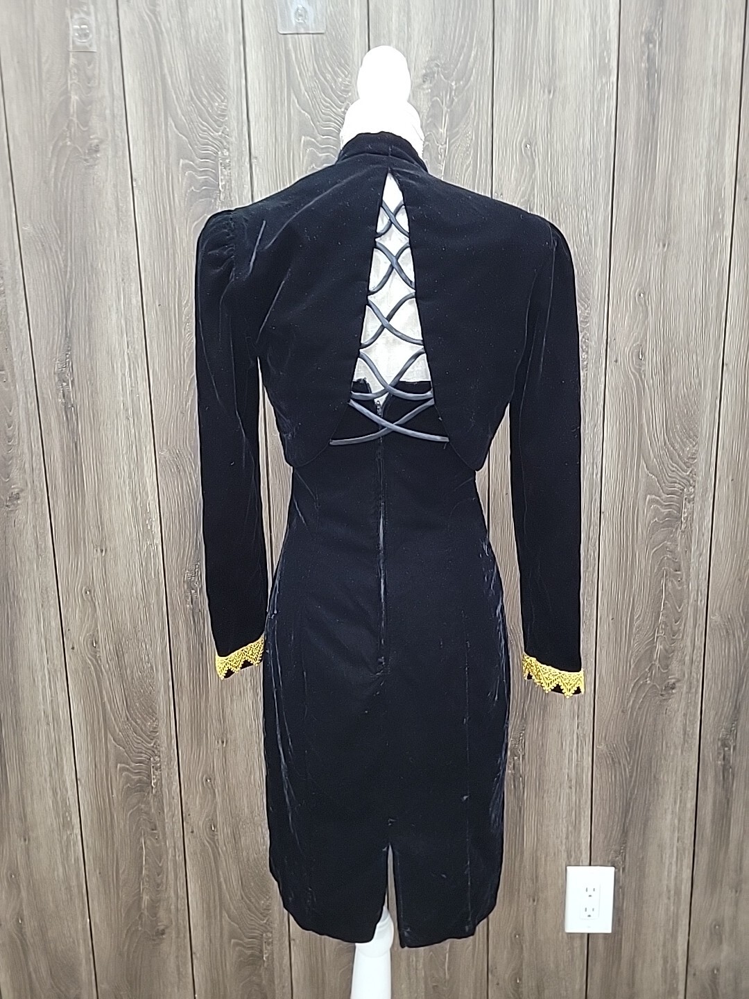 VTG 80s KAREN LUCAS for NIKI Off Shouder Black Velvet Goth Cocktail Dress 6/2pc