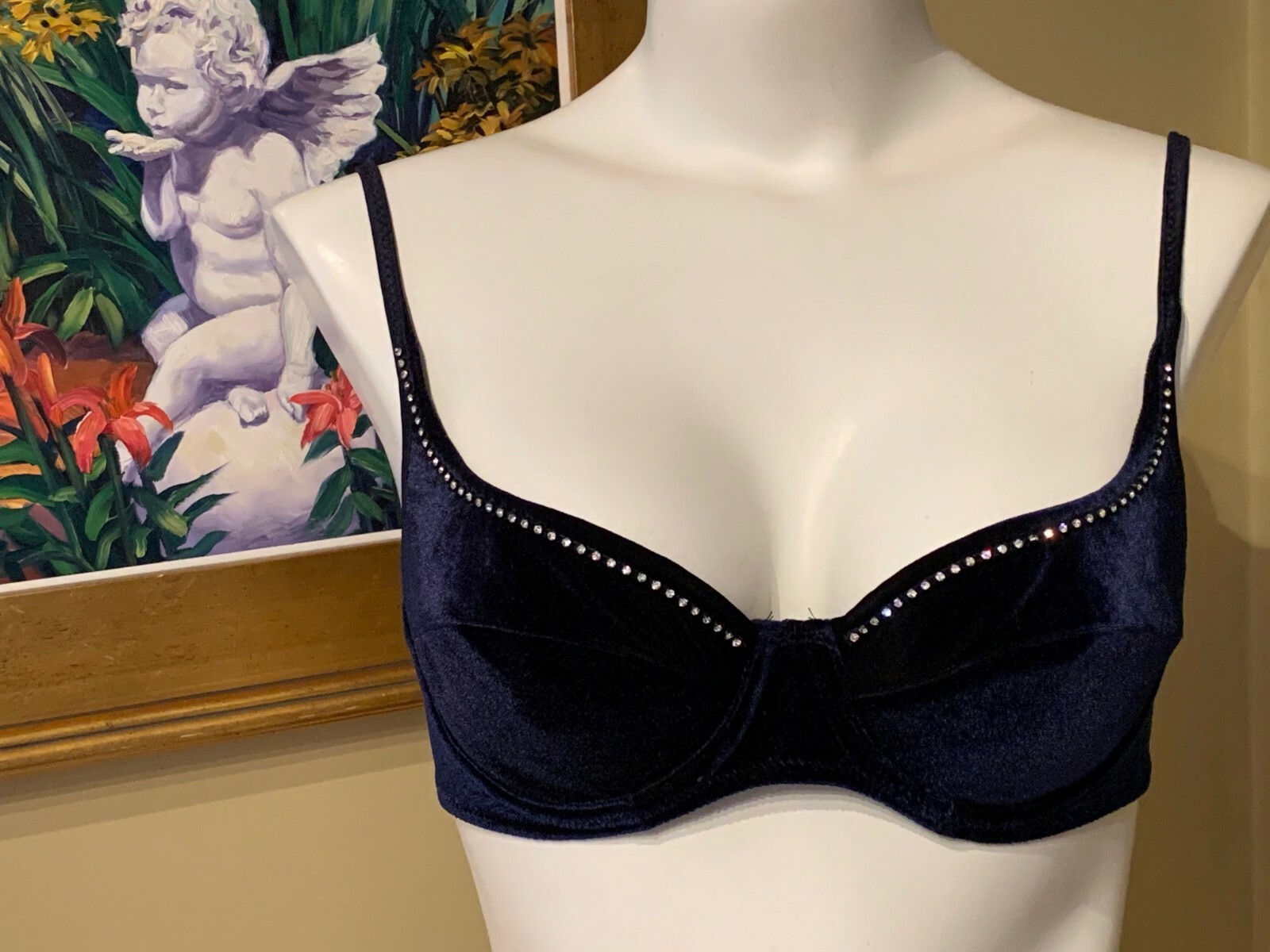 VINTAGE VICTORIA’S SECRET DARK NAVY BLUE VELVET/RHINESTONE UNDERWIRE BRA 34B