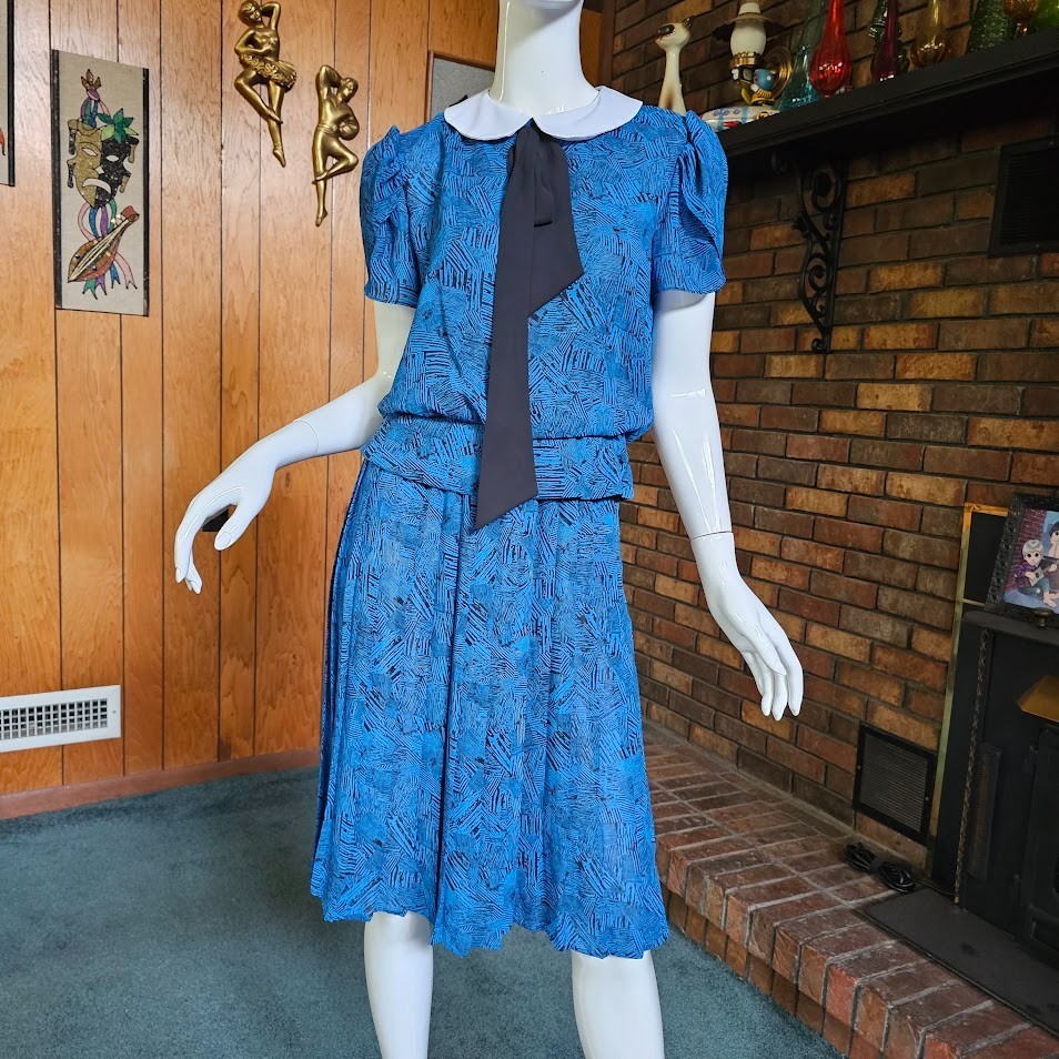 Vtg 80s Disco Secretary Ascot Tie Peter Pan Blouson Graphic Peplum Work Dress S
