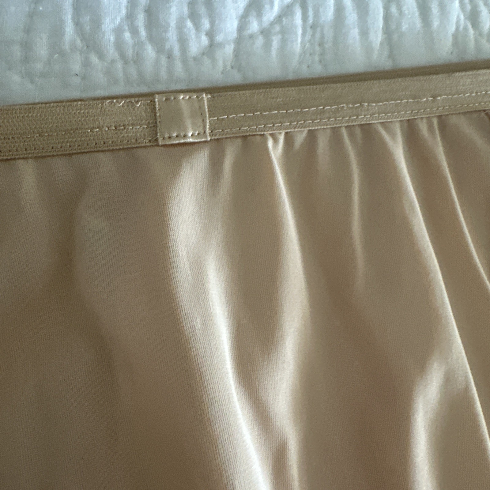 Vtg Vanity Fair Pillow Tab Pale Gold Nylon Half Slip 25” Long Lace Hem Sz S USA