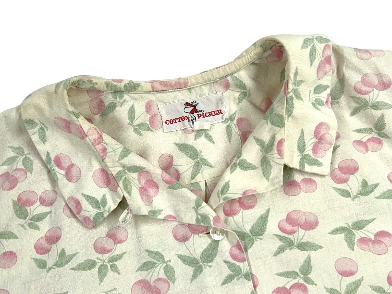 VINTAGE 1950S WOMENS LOOP COLLAR CHERRY PATTERN ALL OVER BUTTON UP 12