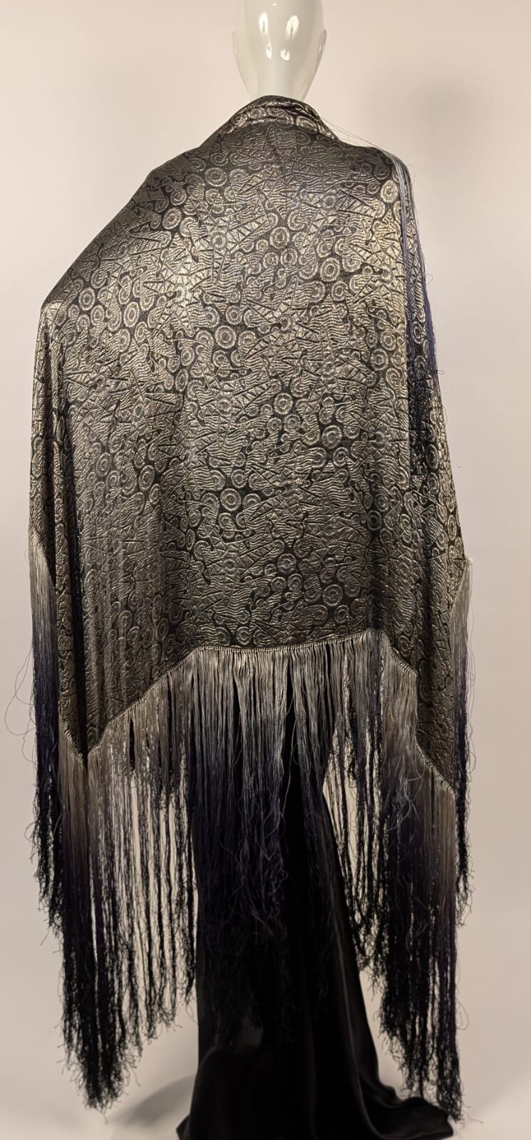 ART DECO 1920’S METALLIC SILK LAME SHAWL FOR DRESS W OMBRE FRINGE