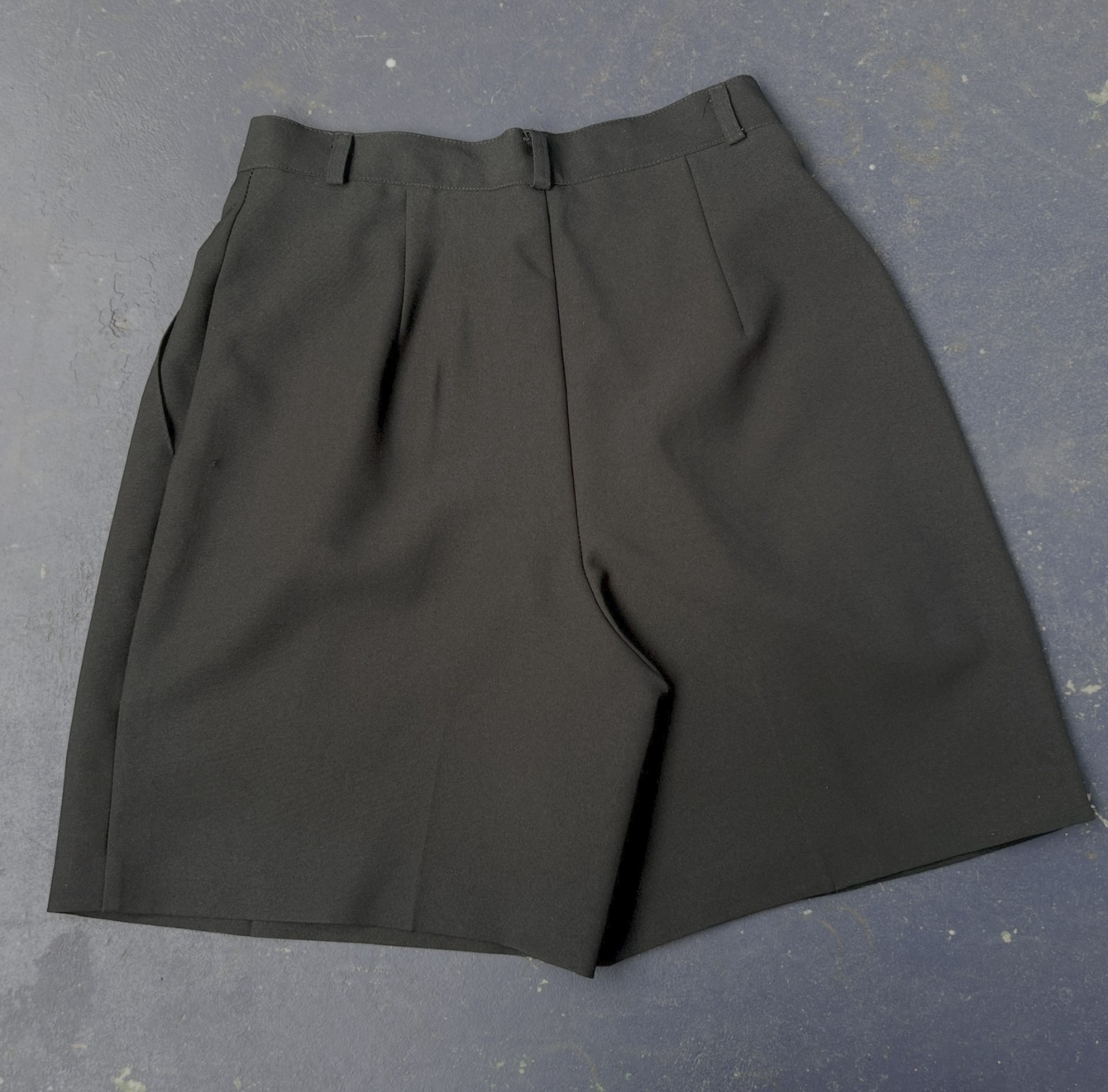vintage 1980s W.L Sportswear High Waisted Black Shorts Pleated Preppy Goth 28W