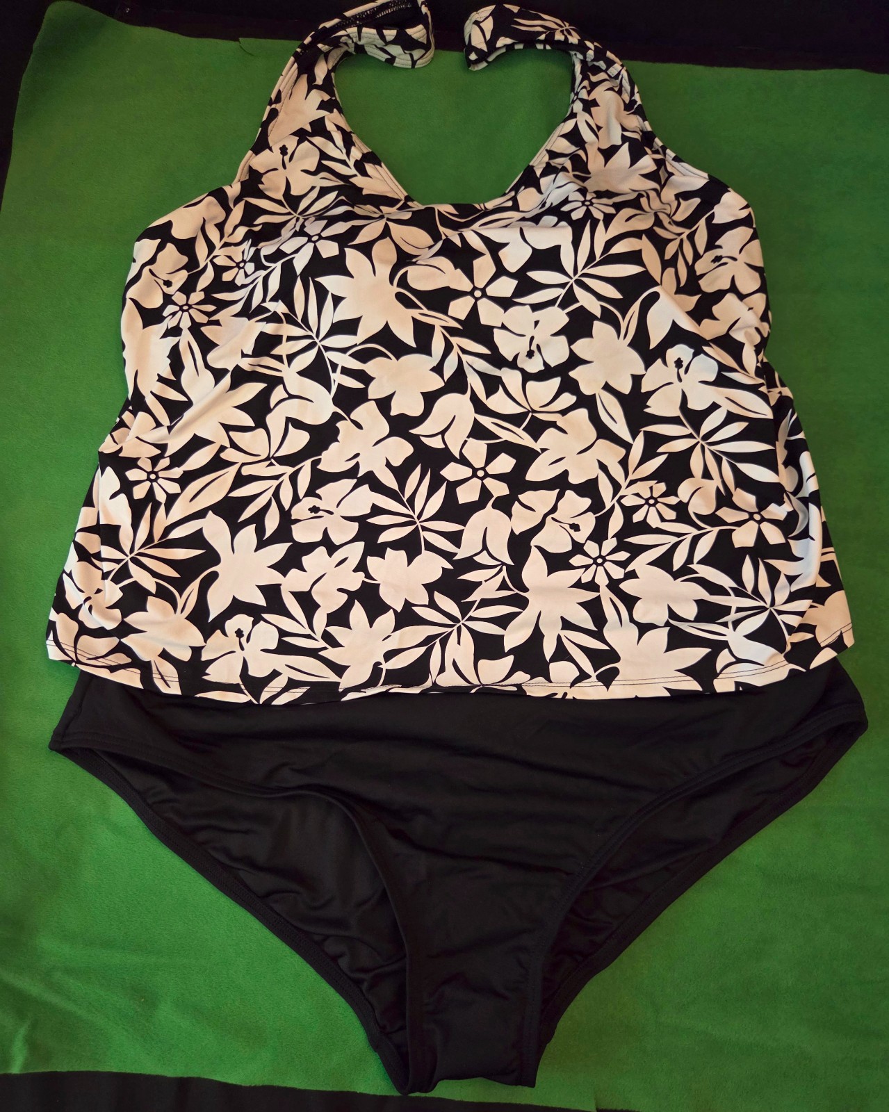 NWT LANDS’ END FLORAL ONE PIECE BATHING SUIT L 14-16