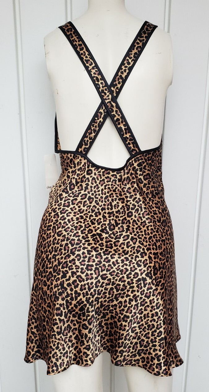 Vintage Marilyn Monroe by Warner’s Satin Animal Print Nightgown Size Medium NEW