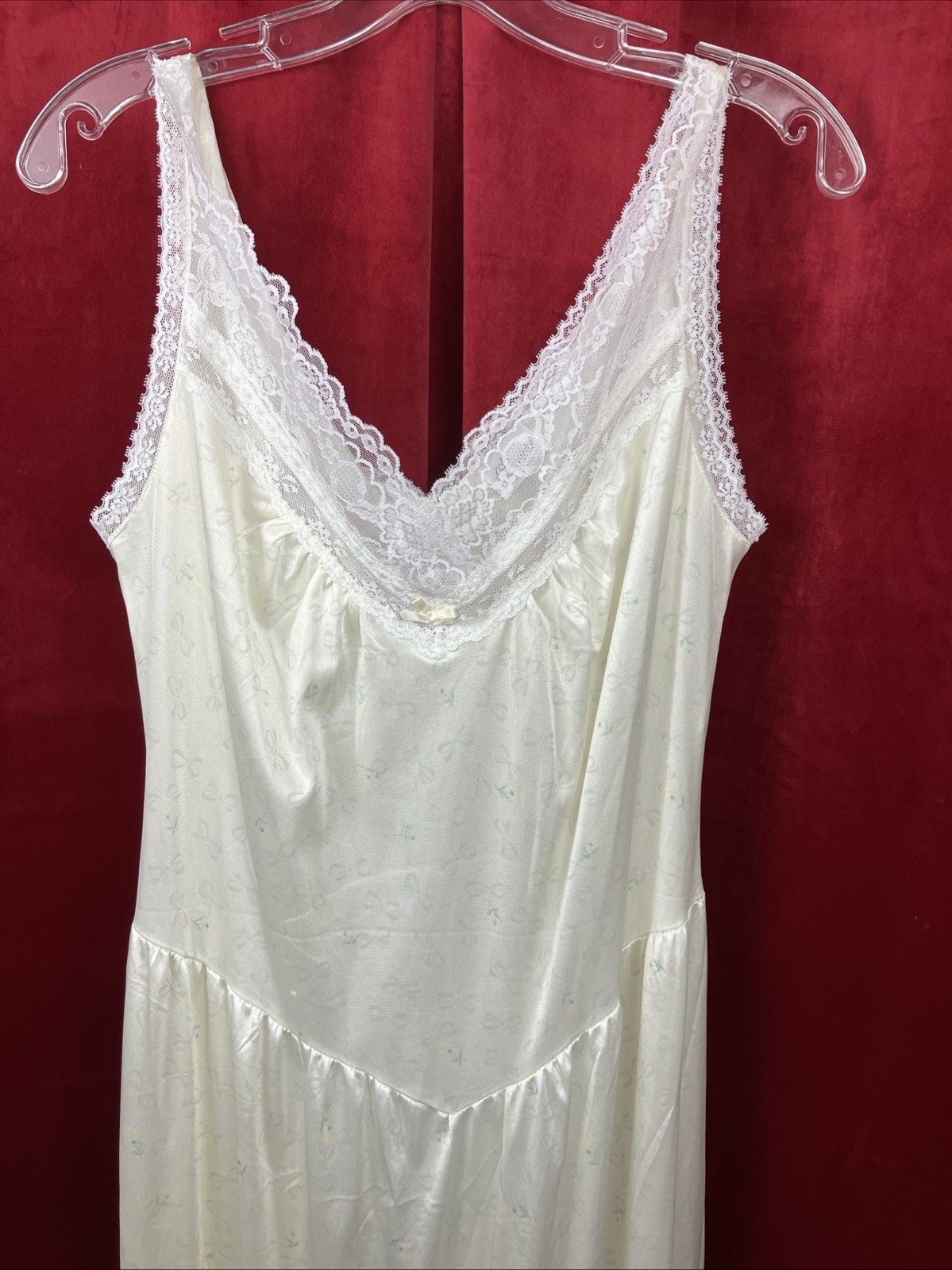 40 B Vintage 70s Nylon Bow Print Gown Nightgown w Lace Soft Moments Sissy Pinup