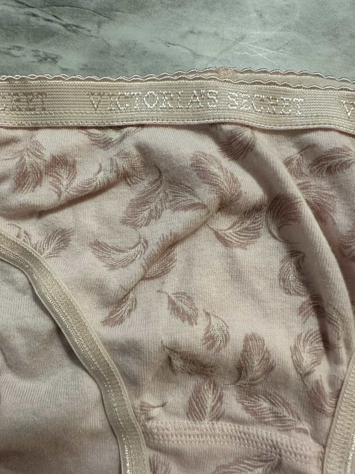 Vintage Victoria’s Secret Low Rise Bikini Signature Band Sz Pink Feathers