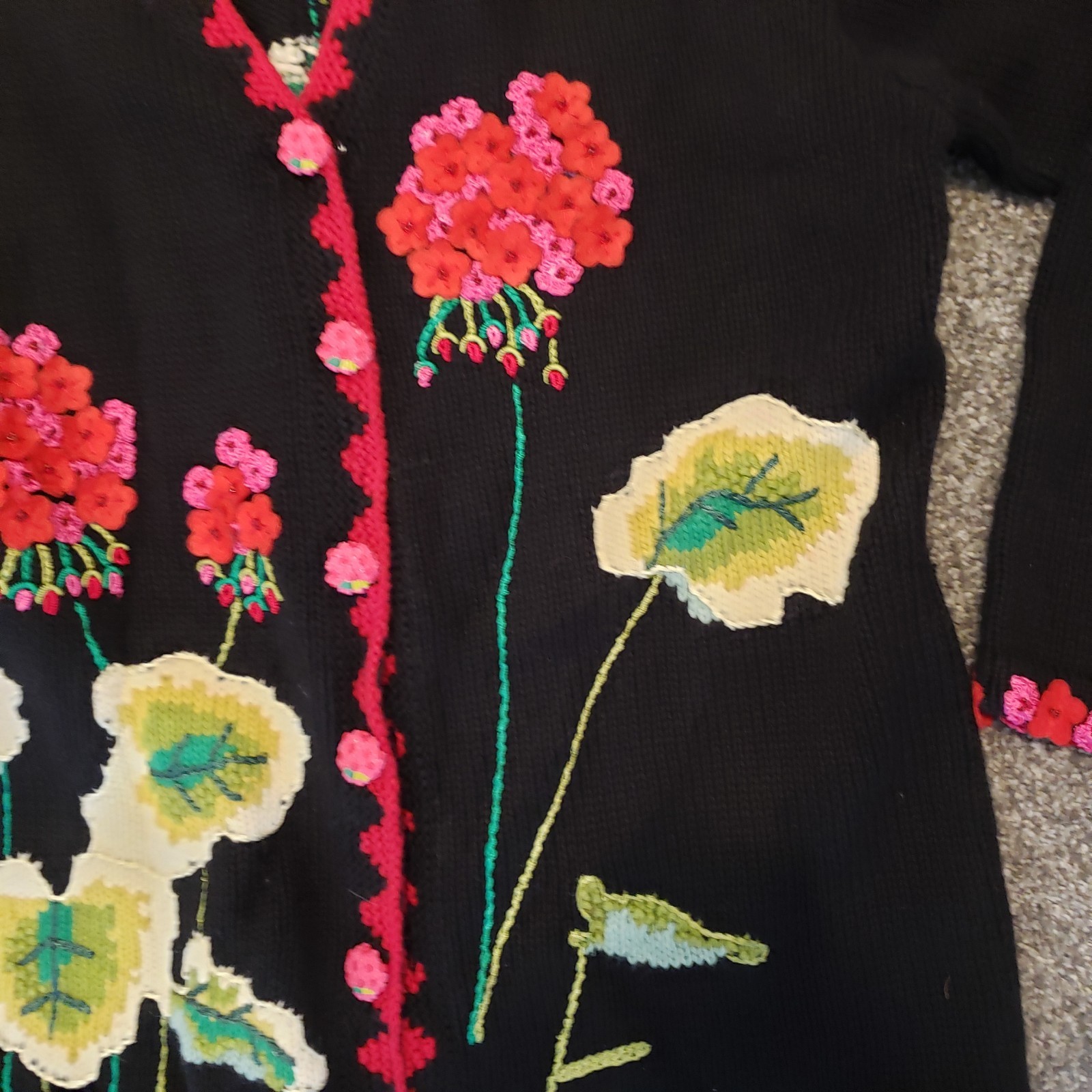 Storybook Knit Holiday Party Sweater Cardigan Geraniums M 44 x 26 in