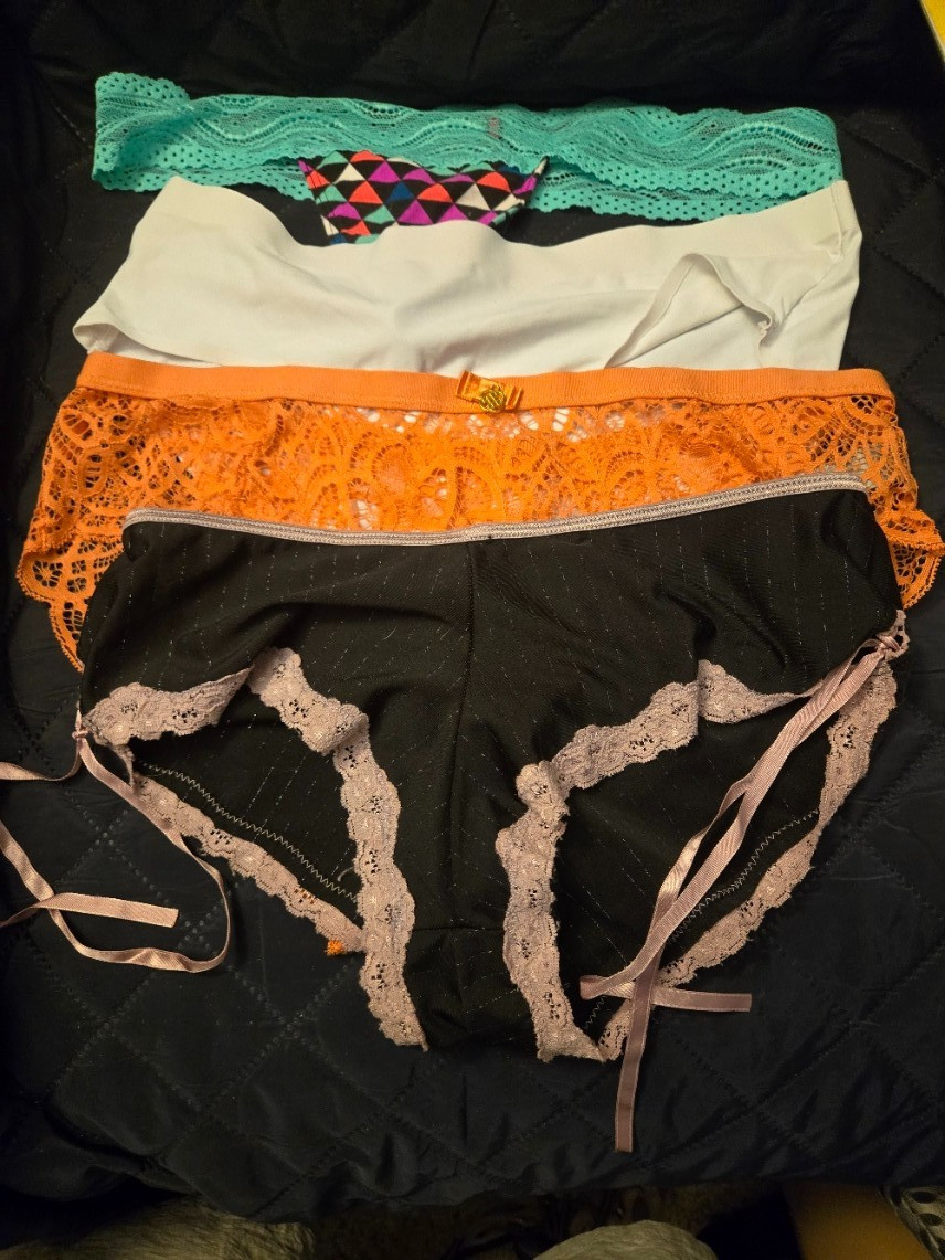 Vintage Assorted Lingerie – Size Medium – 15 Items