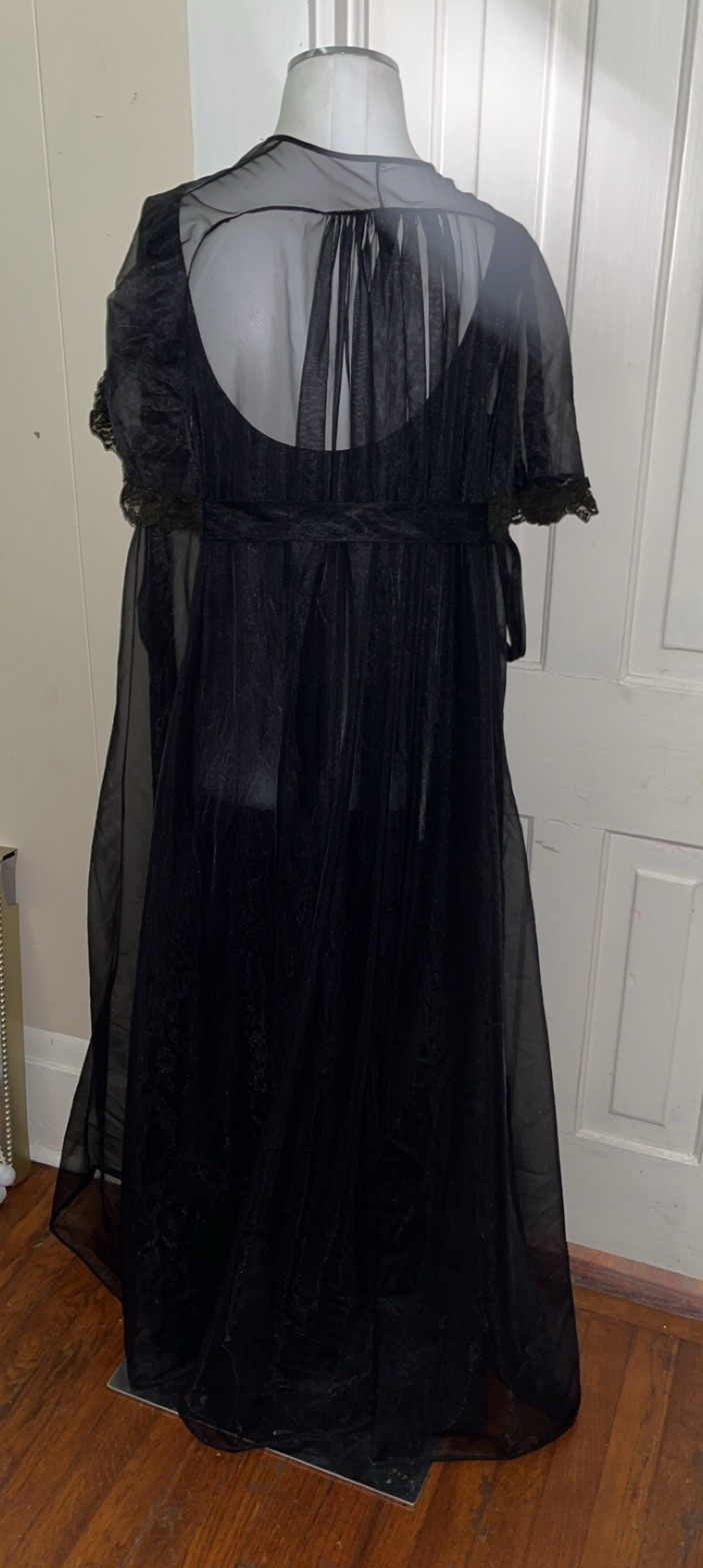 Vintage Miss Elaine Gold Label robe Set Long Nightgown Lace/embroidery black L