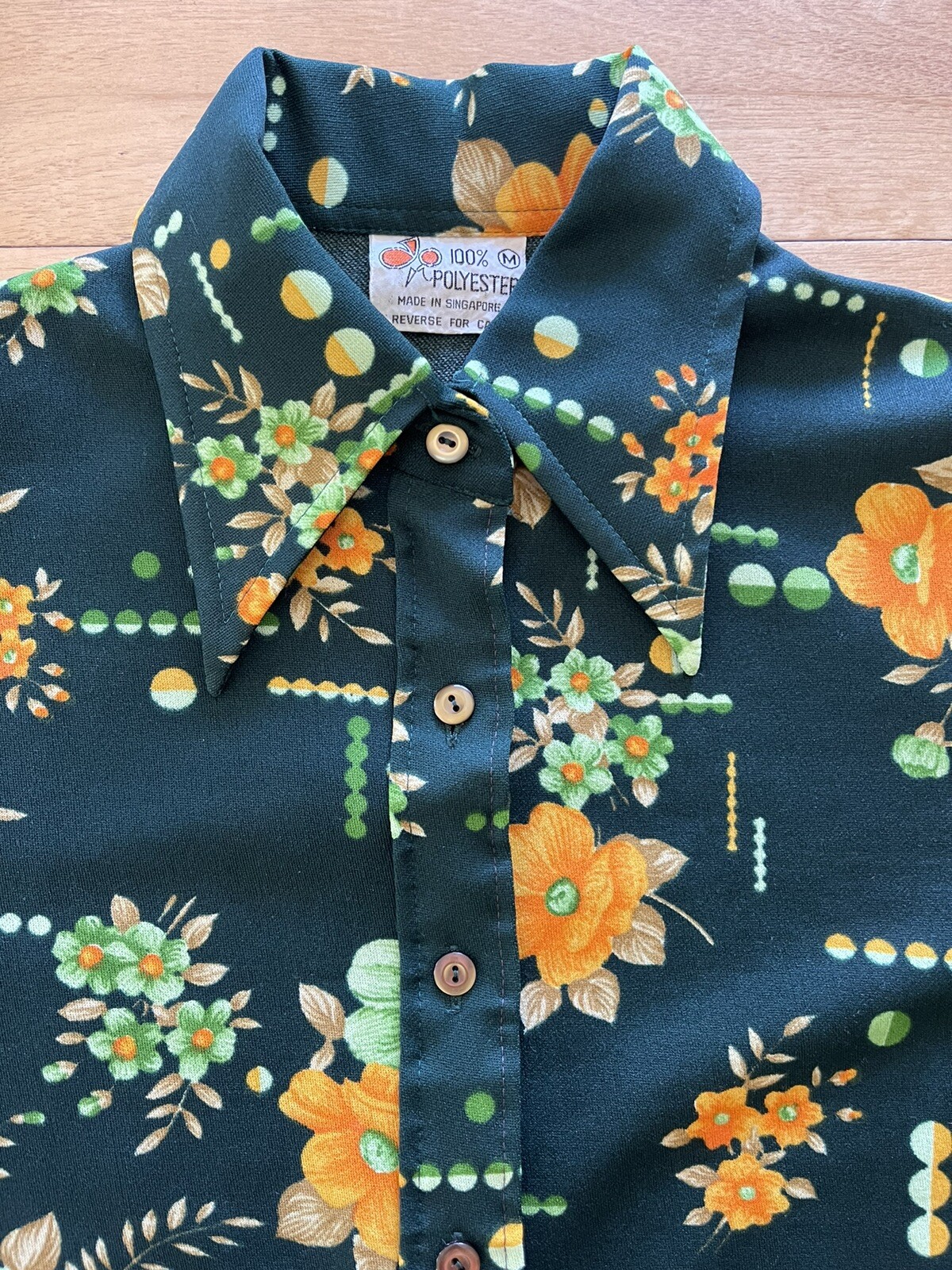 Vintage 70s Short Sleeve Floral Button Down Shirt Size M Green Hippie Vacation