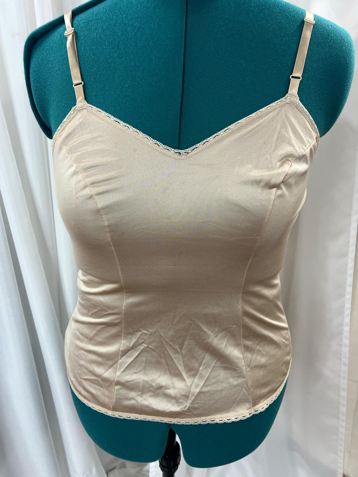 Vanity Fair Camisole Slip Nylon Lace Sz 34 / 40 Cream Colored Vintage