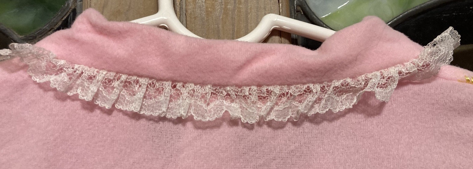 70s 80s Robe Pink Ideal Lady Sz M Embroidery Lace ~ DEAD STOCK* READ* ~ AS IS