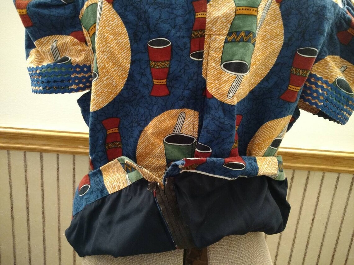 Vintage Ethnic African Shirt 42″B Tribal Drum Print Top Music Festival Blouse
