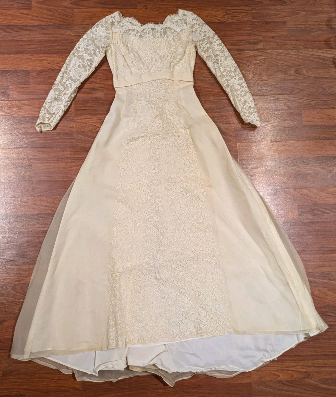 Vintage ILGWU Wedding Dress Womens XS Ivory Lace Long Sleeve Union Made USA