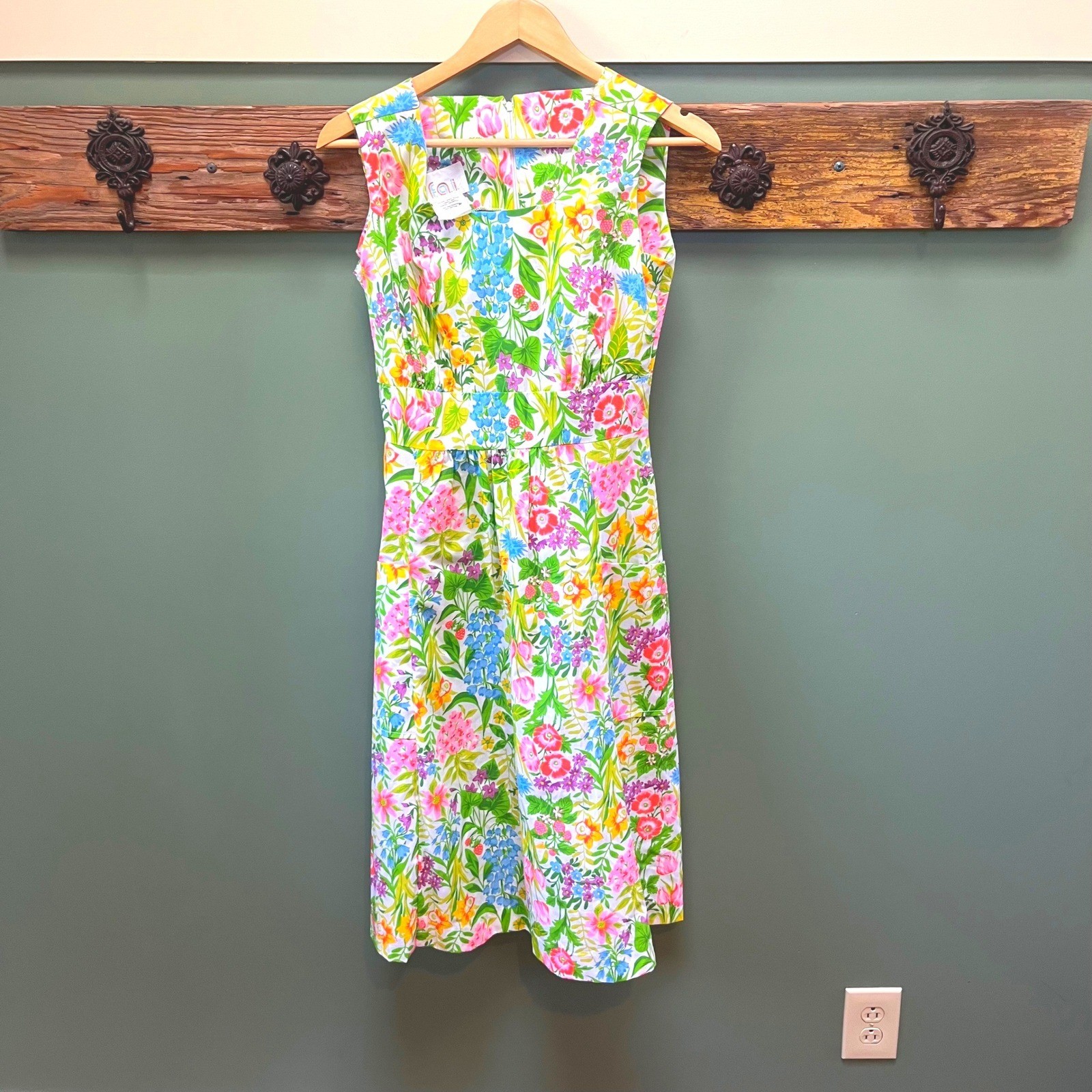 Vintage F.A.I. Floral Midi Dress Sleeveless Garden Print Pockets Size 10 70’s