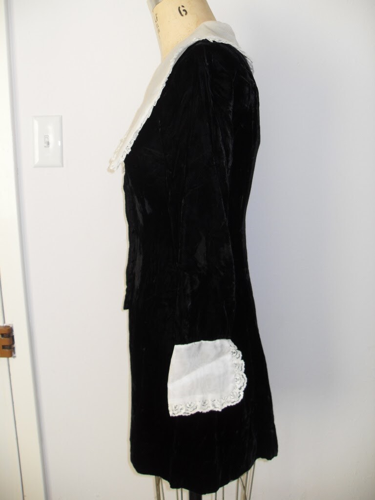 Black Velvet White Collar Cuffs Large Crystal Buttons Mini GoGo Retro VTG 1960’s