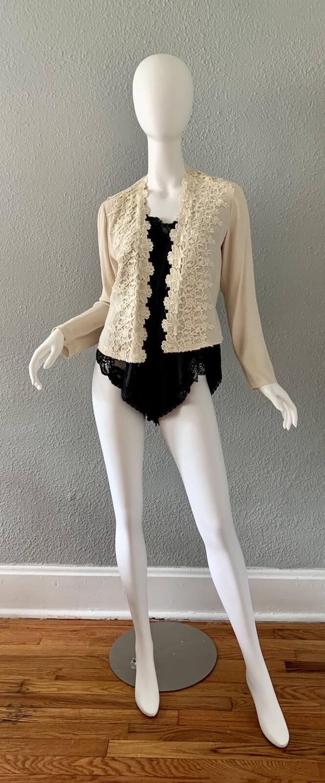 Vintage Beige Lace Cardigan Top