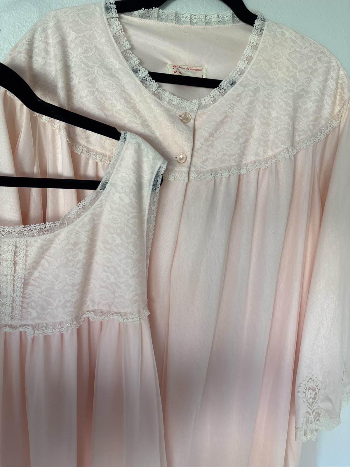 Vtg Pink Blush Evening Gown Lingerie Bridal Boutique Ivory rose Lace Detail