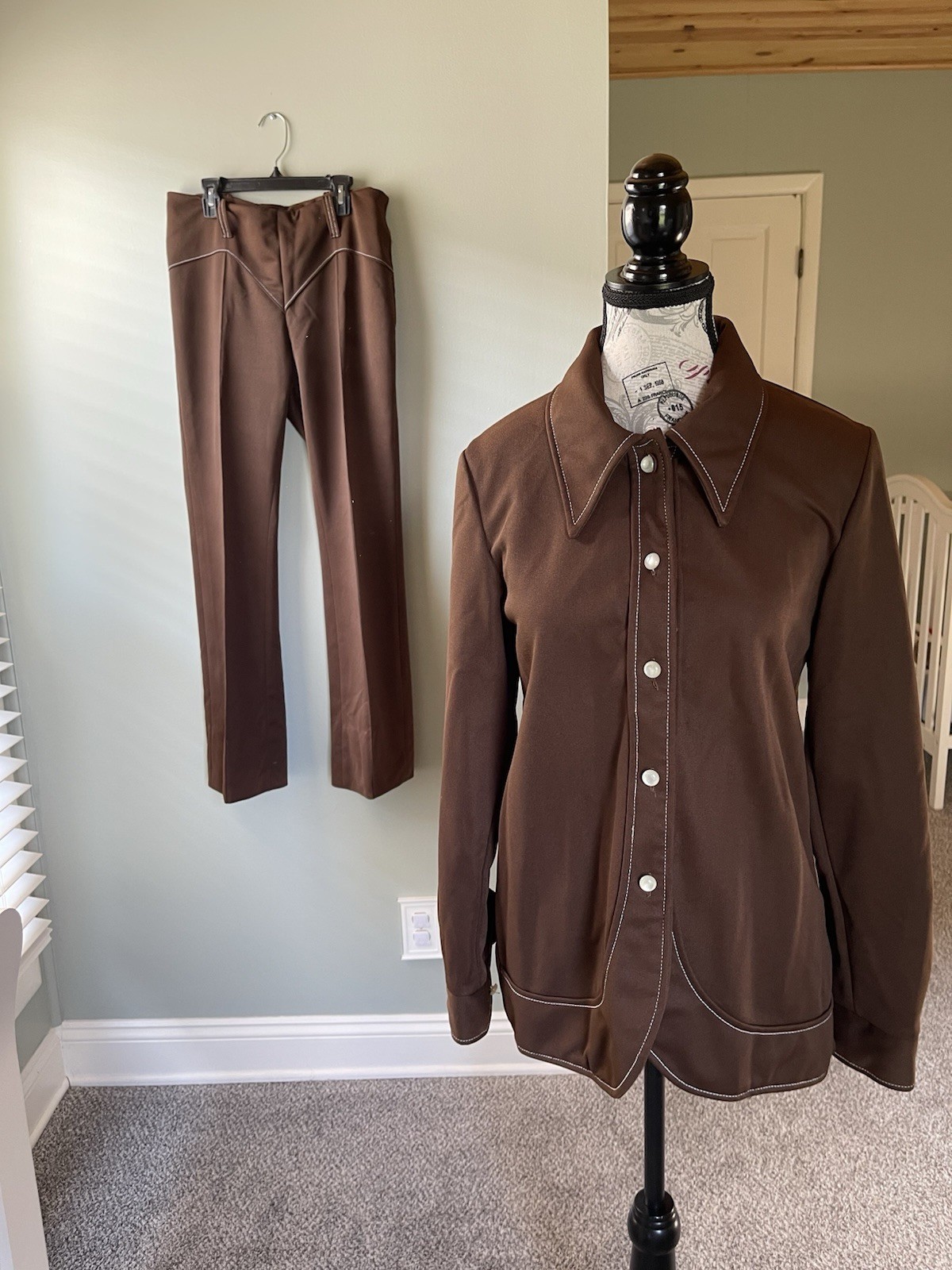 1970s Retro Vintage Prior Westerns Women’s Jacket and Flare Leg Brown 2pc. Suit