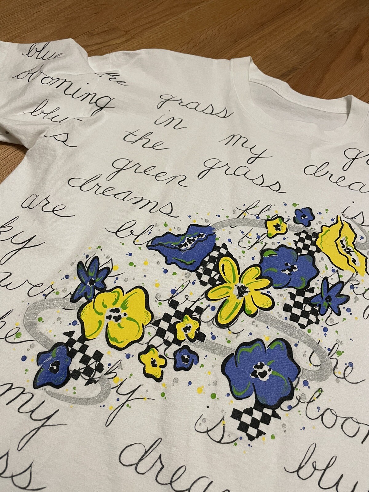 Vintage Floral All Over Print T-shirt – Single Stitch – Boxy Medium