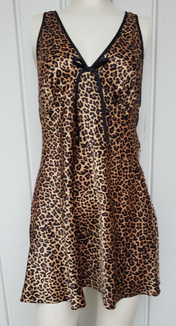 Vintage Marilyn Monroe by Warner’s Satin Animal Print Nightgown Size Medium NEW