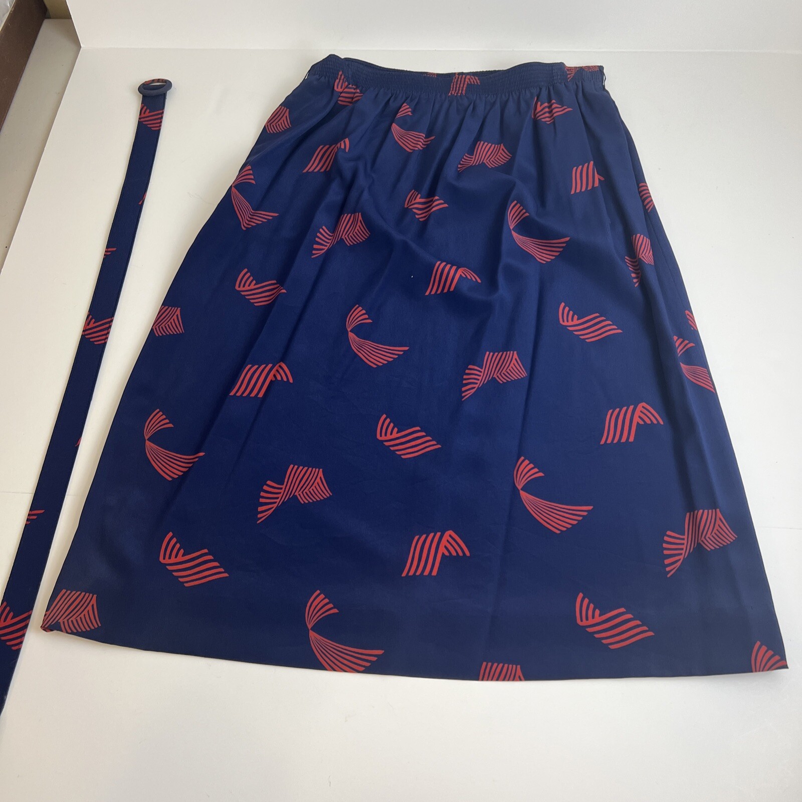 John Meyer 2 Piece Skirt Set Women’s sz 14 Navy Red 3/4 Sleeve w/ Belt VTG
